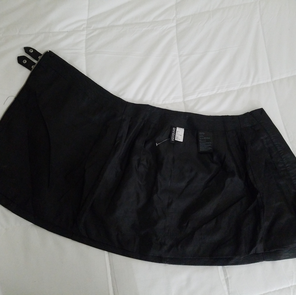 SOLD Black faux leather skirt - Picture 3 of 4